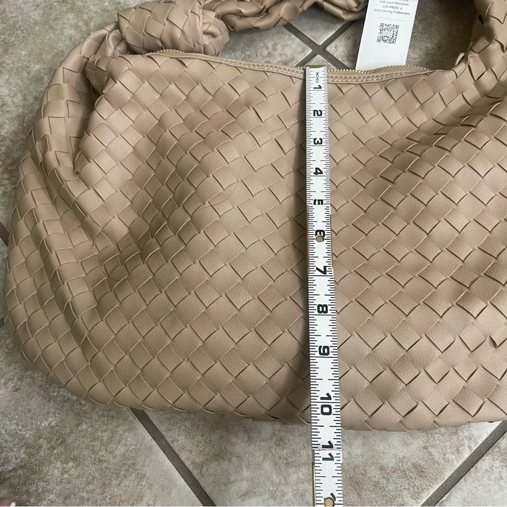 Urban Expressions Ivory faux-Leather Bag NWT shoulder Tote NWT Hobo‎ Festival